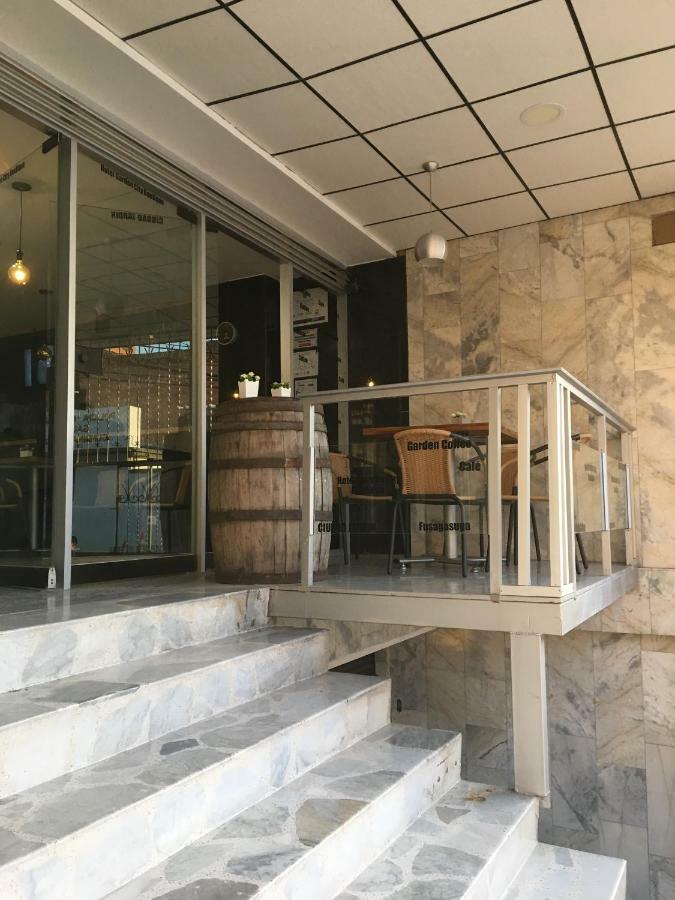 Hotel Garden City Boutique Фусагасуга Екстериор снимка