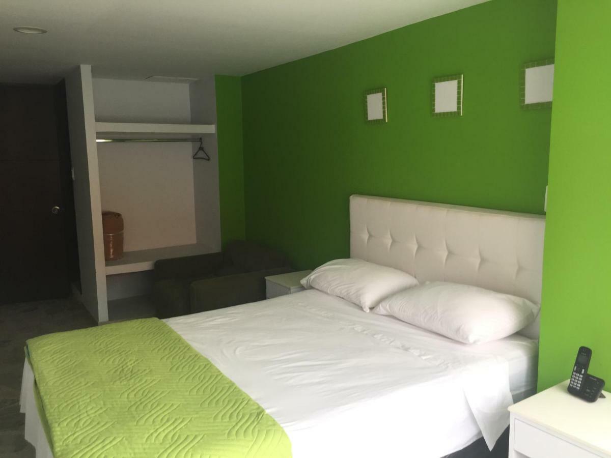 Hotel Garden City Boutique Фусагасуга Екстериор снимка