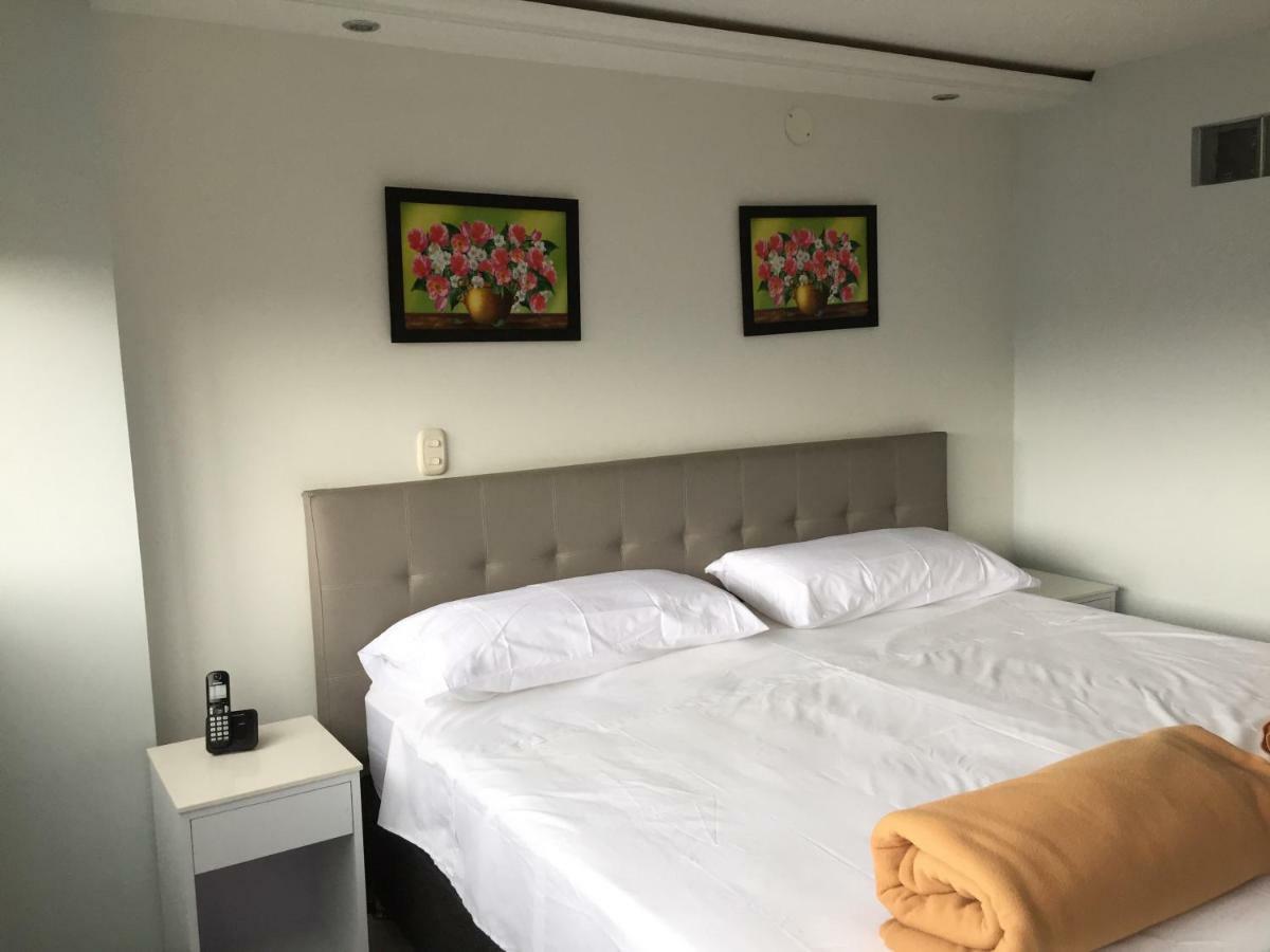 Hotel Garden City Boutique Фусагасуга Екстериор снимка